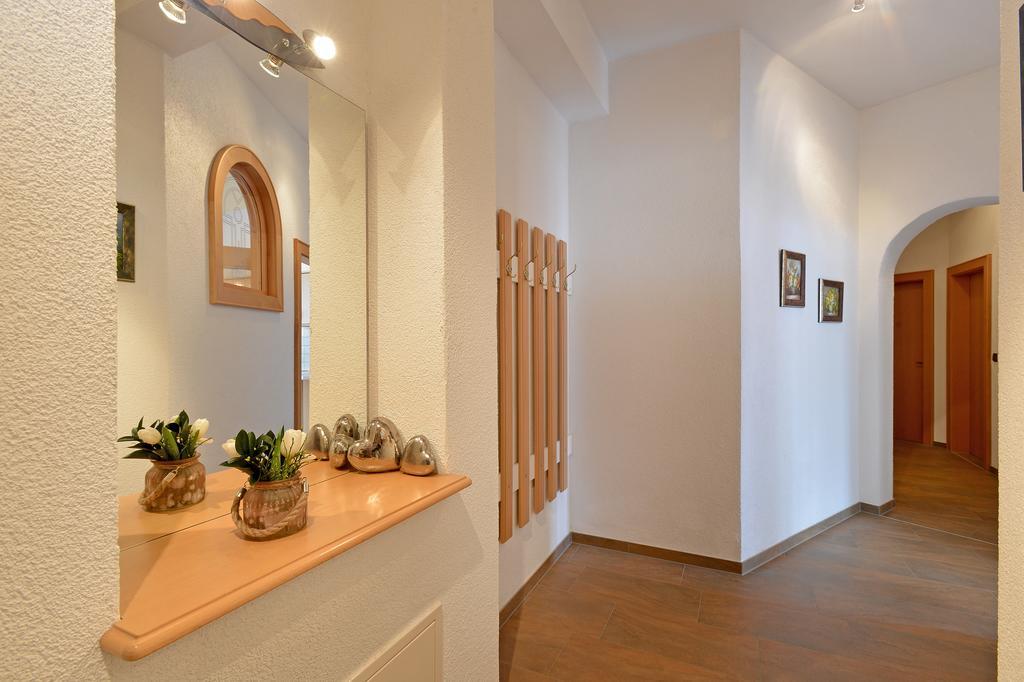 Appartementhaus Kostenzer Fugen Ruang foto